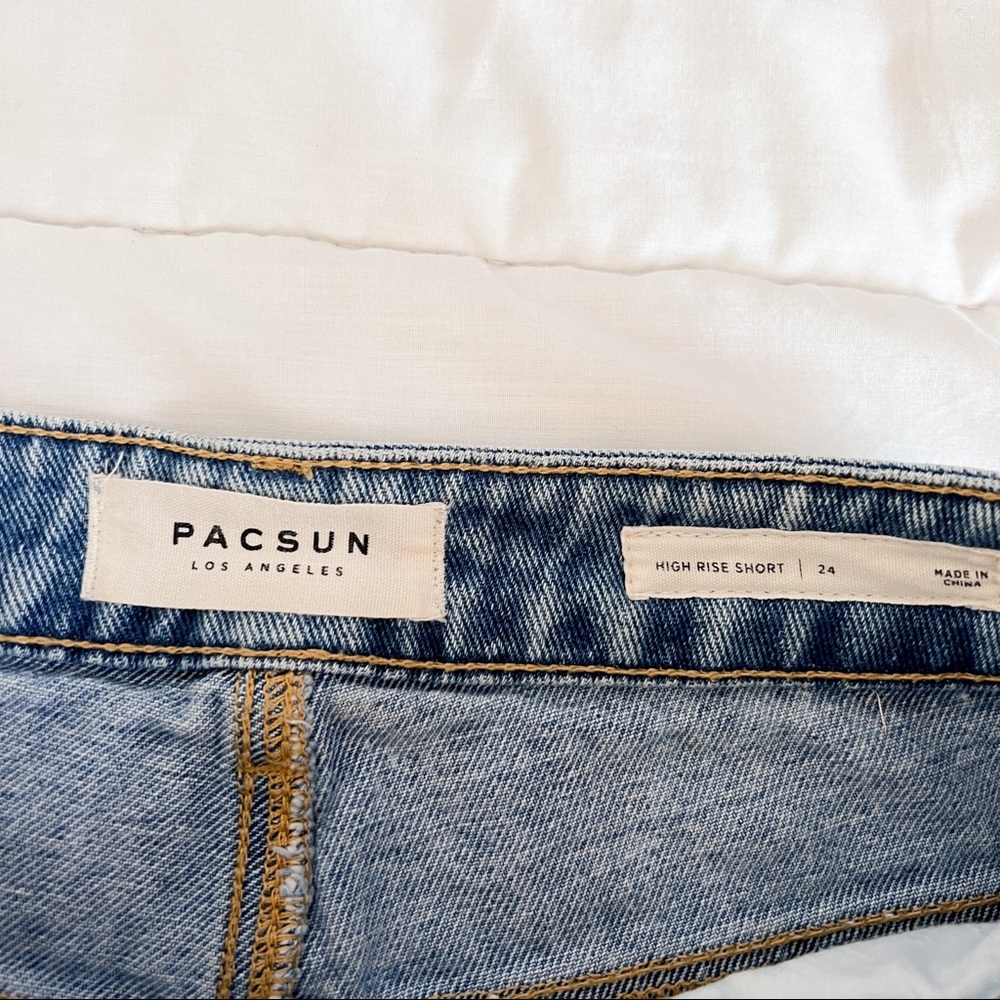 Light Wash Color Block Distressed Denim Shorts - Picture 5 of 5